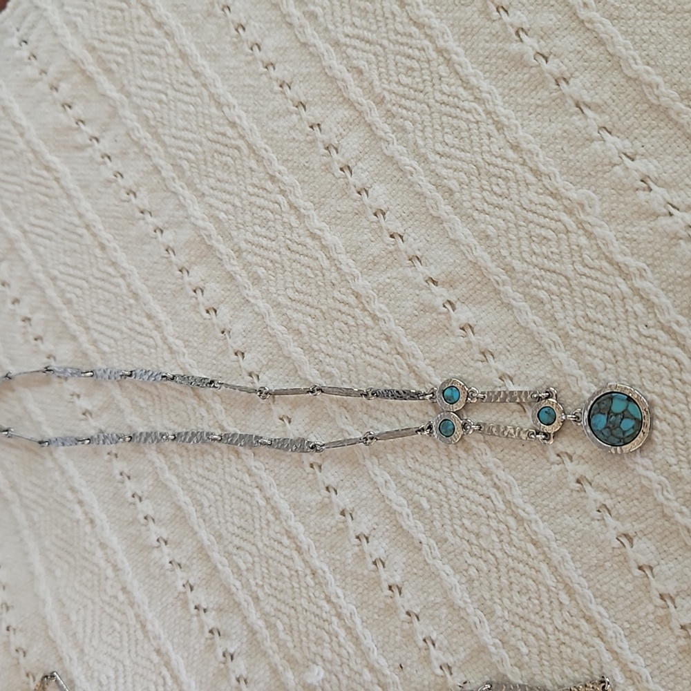 EUC FAUX TURQUOISE NECKLACE - Picture 2 of 6